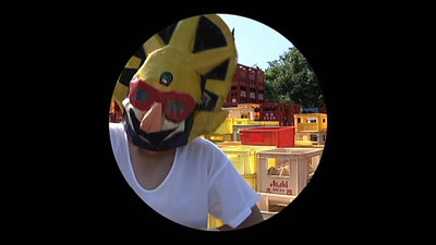 「彼は余計な一言がいつも多いようです。」
